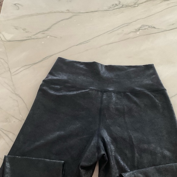 Aerie Offline Faux leather leggings Sz XL/TG - Picture 2 of 5